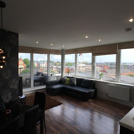 Luxury 2 Bed Penthouse Apartment Near Station Londra Esterno foto