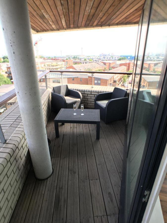 Luxury 2 Bed Penthouse Apartment Near Station Londra Esterno foto