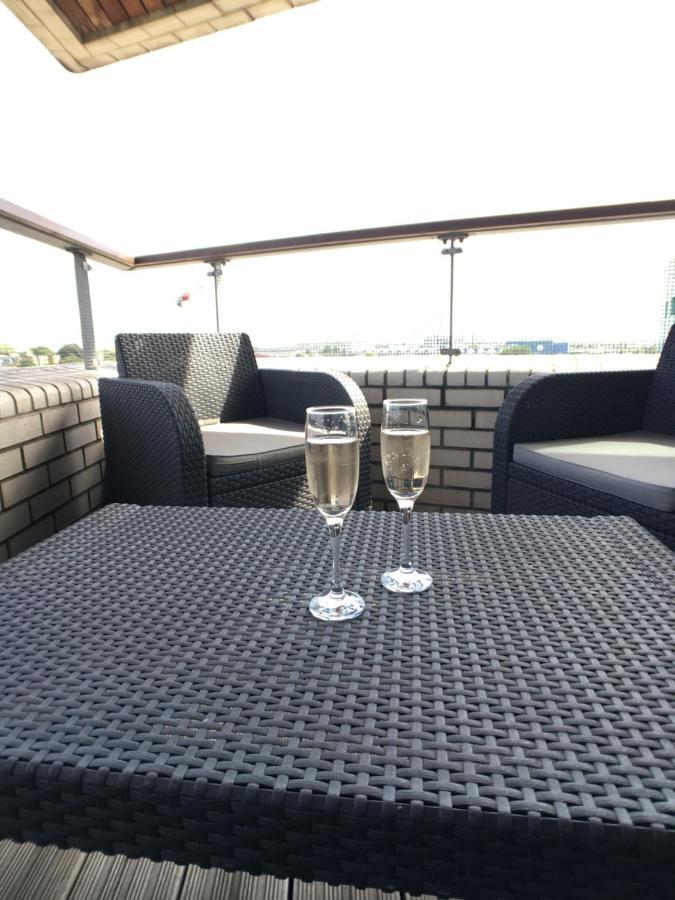 Luxury 2 Bed Penthouse Apartment Near Station Londra Esterno foto