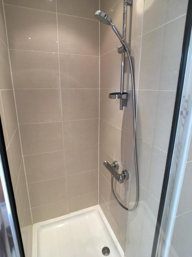 Luxury 2 Bed Penthouse Apartment Near Station Londra Esterno foto