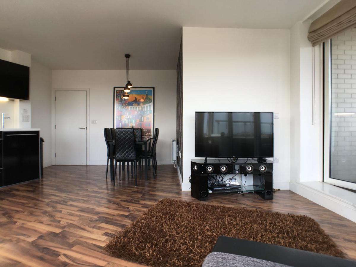 Luxury 2 Bed Penthouse Apartment Near Station Londra Esterno foto