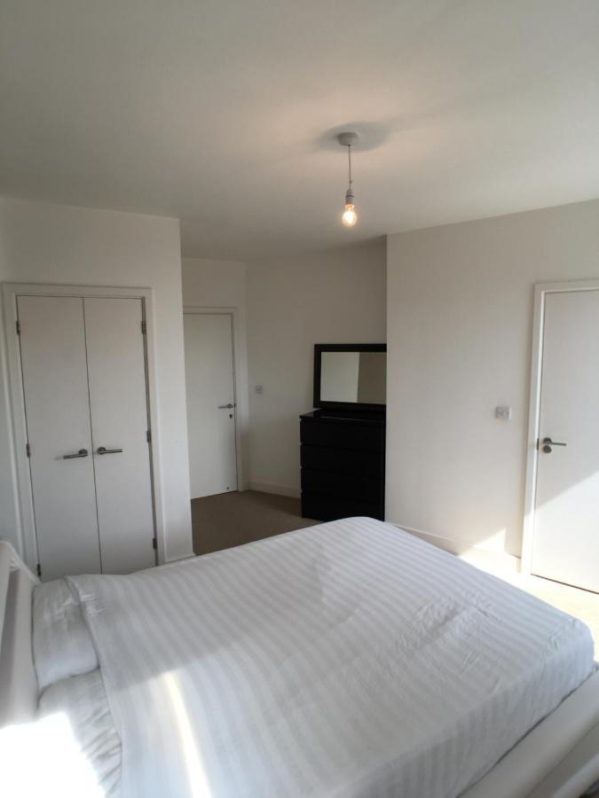 Luxury 2 Bed Penthouse Apartment Near Station Londra Esterno foto